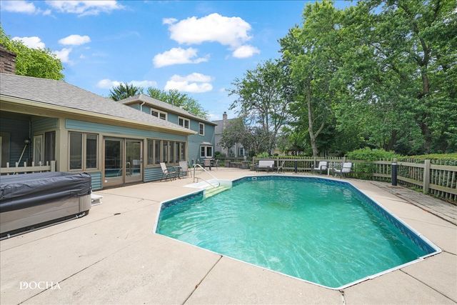 204 Lombardy Lane, Oswego, IL 60543