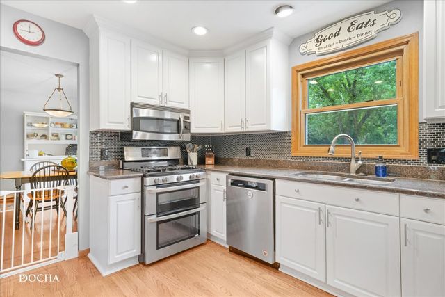204 Lombardy Lane, Oswego, IL 60543