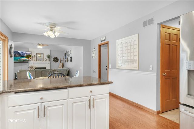 204 Lombardy Lane, Oswego, IL 60543