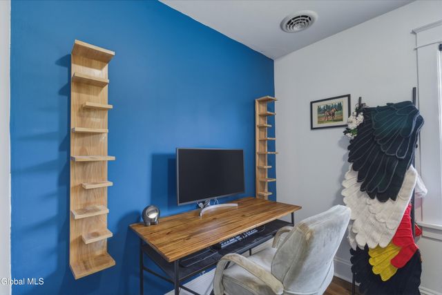 165 S Lake Avenue, Troy, NY 12180