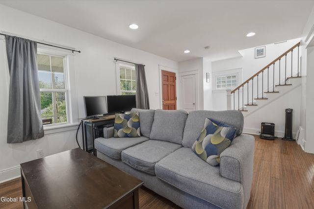 165 S Lake Avenue, Troy, NY 12180