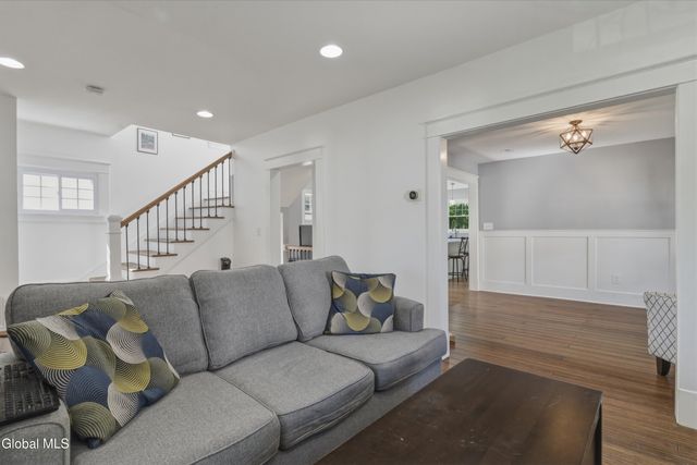 165 S Lake Avenue, Troy, NY 12180