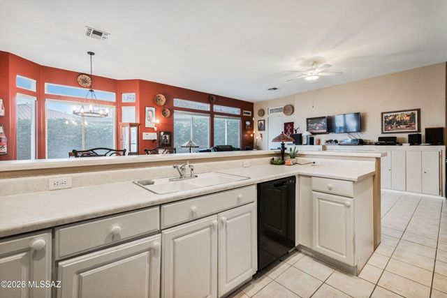 271 W Continental Vista Place, Green Valley, AZ 85614