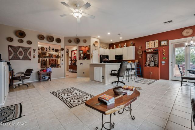 271 W Continental Vista Place, Green Valley, AZ 85614