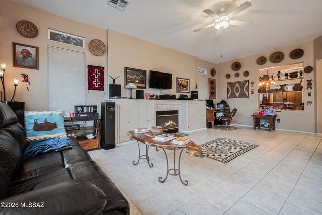 271 W Continental Vista Place, Green Valley, AZ 85614