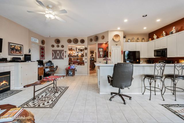 271 W Continental Vista Place, Green Valley, AZ 85614
