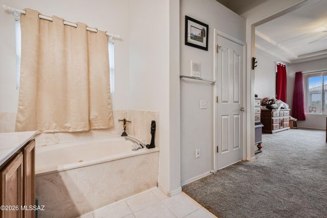 271 W Continental Vista Place, Green Valley, AZ 85614