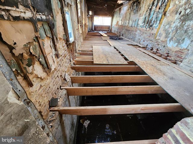 2401 E BIDDLE ST, Baltimore, MD 21213