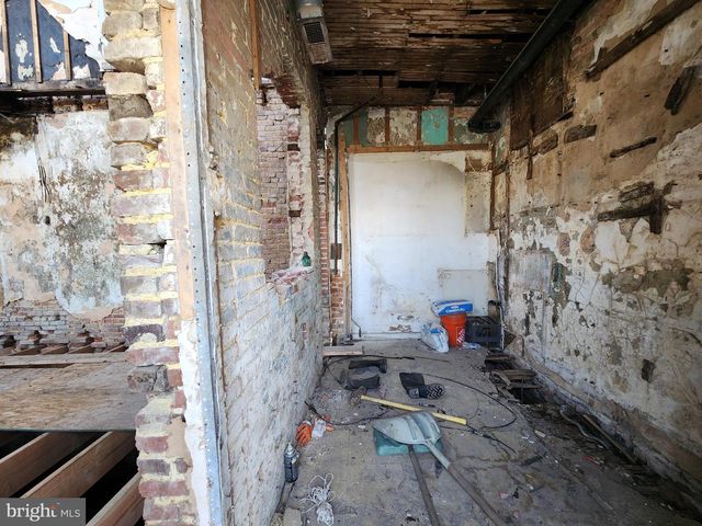 2401 E BIDDLE ST, Baltimore, MD 21213