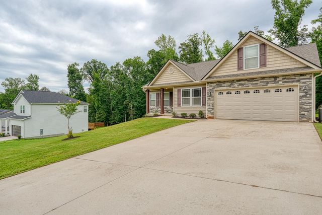 340 W River Grove Circle, Roebuck, SC 29376