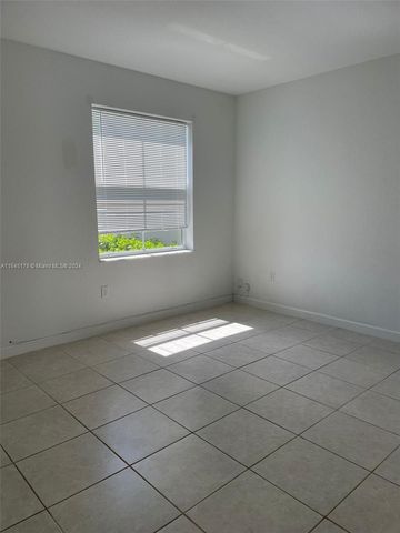 1586 SE 27th Ter 1586, Homestead, FL 33035