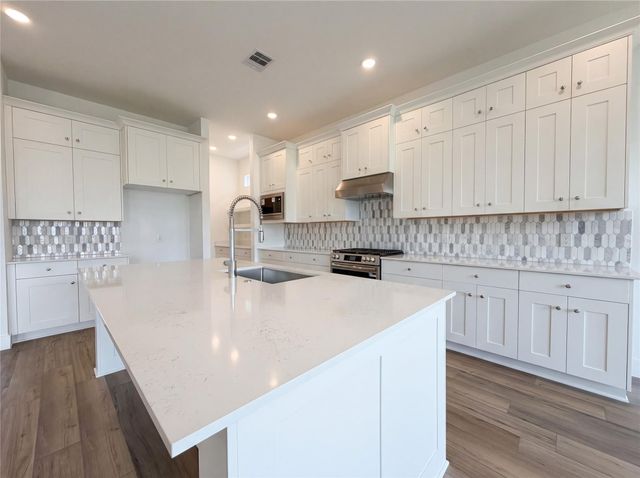 7911 Summit Trail Lane, Porter, TX 77365