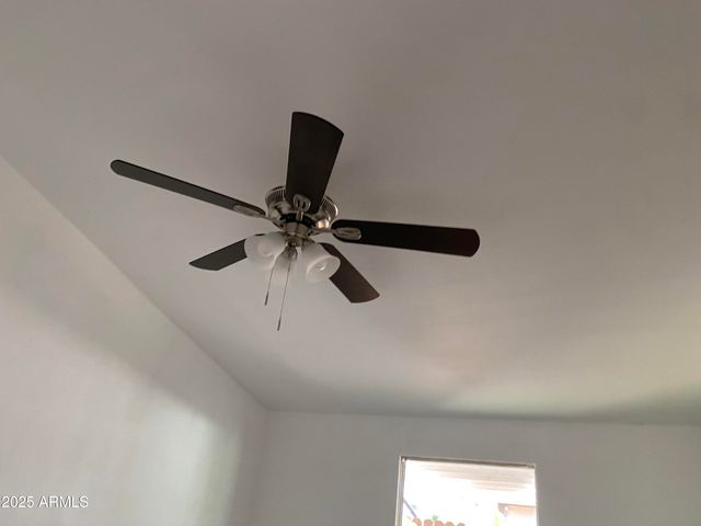 2125 W HIGHLAND Avenue, Phoenix, AZ 85015