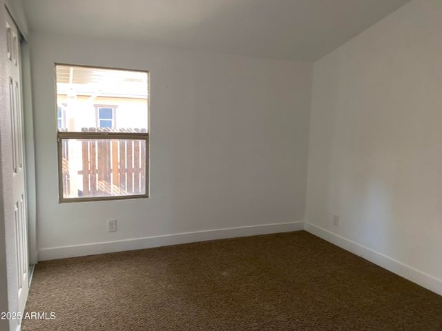 2125 W HIGHLAND Avenue, Phoenix, AZ 85015