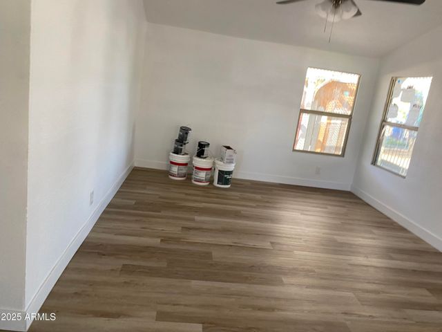 2125 W HIGHLAND Avenue, Phoenix, AZ 85015