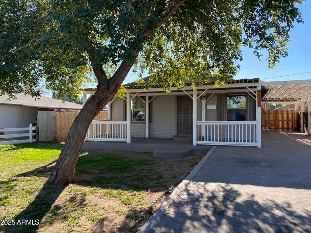 2125 W HIGHLAND Avenue, Phoenix, AZ 85015