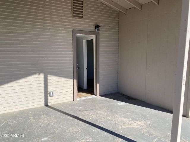 2125 W HIGHLAND Avenue, Phoenix, AZ 85015