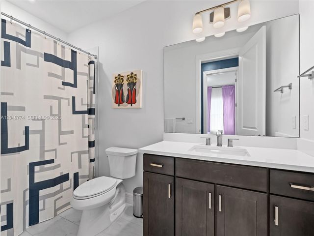 4482 Silverwood Ln S, Oakland Park, FL 33309