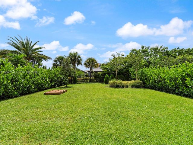 4482 Silverwood Ln S, Oakland Park, FL 33309