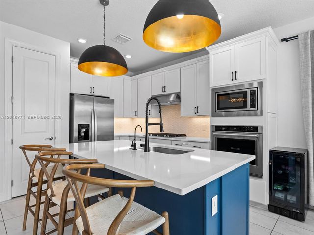 4482 Silverwood Ln S, Oakland Park, FL 33309