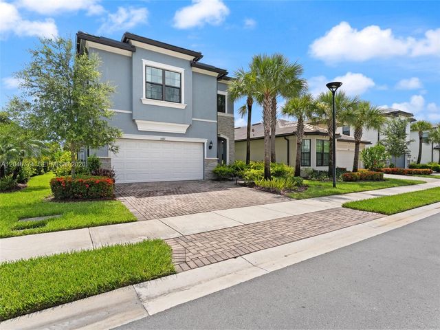 4482 Silverwood Ln S, Oakland Park, FL 33309