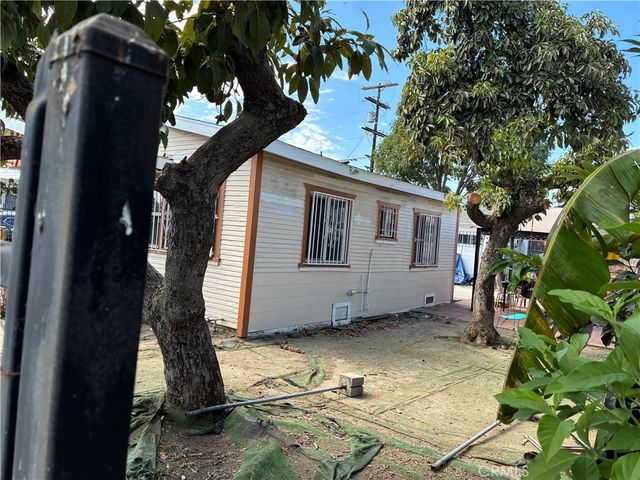 1161 6624 W 67 street, Los Angeles, CA 90044