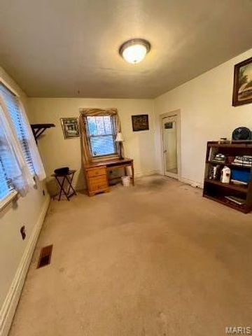 10026 Jeffrey Drive, St Louis, MO 63137