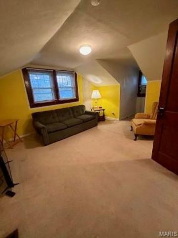 10026 Jeffrey Drive, St Louis, MO 63137