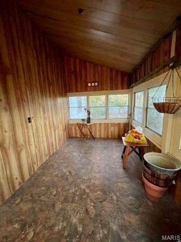 10026 Jeffrey Drive, St Louis, MO 63137