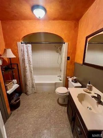 10026 Jeffrey Drive, St Louis, MO 63137