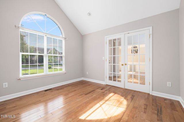 102 Ridgeview Meadows Drive, Gray, TN 37615