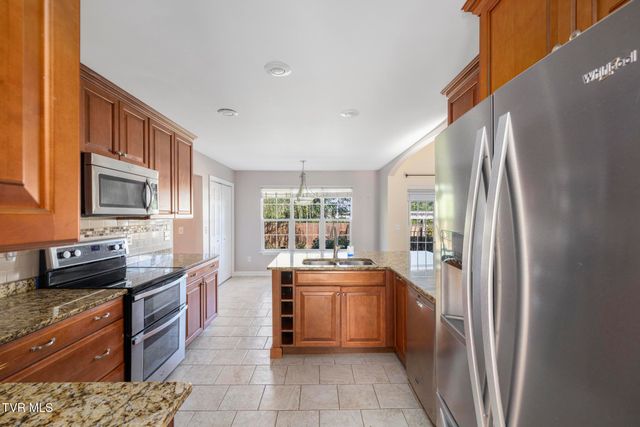 102 Ridgeview Meadows Drive, Gray, TN 37615