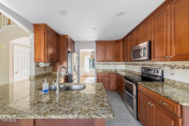 102 Ridgeview Meadows Drive, Gray, TN 37615