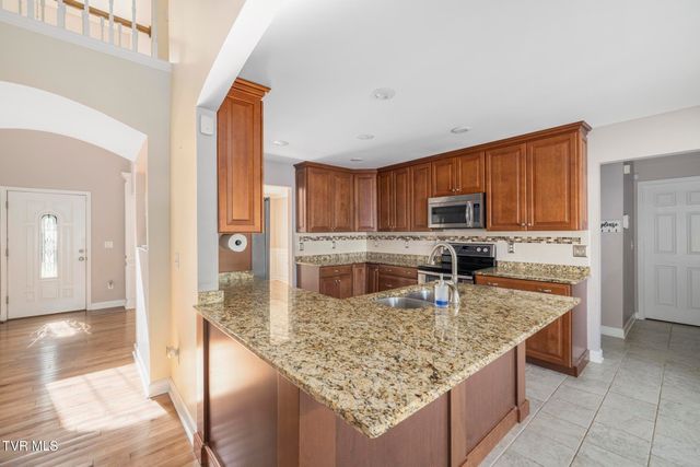 102 Ridgeview Meadows Drive, Gray, TN 37615