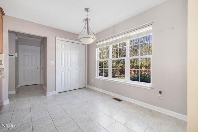 102 Ridgeview Meadows Drive, Gray, TN 37615