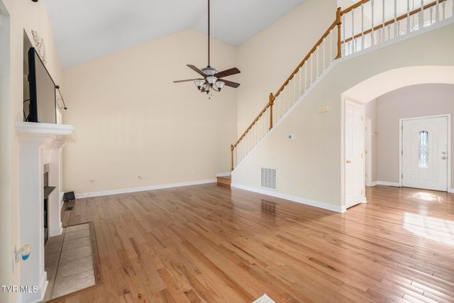 102 Ridgeview Meadows Drive, Gray, TN 37615