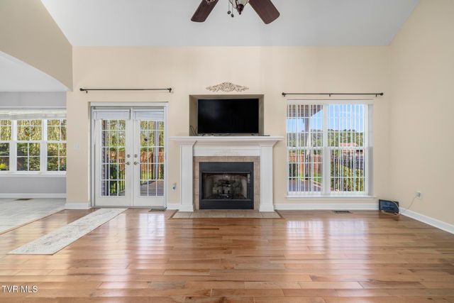 102 Ridgeview Meadows Drive, Gray, TN 37615