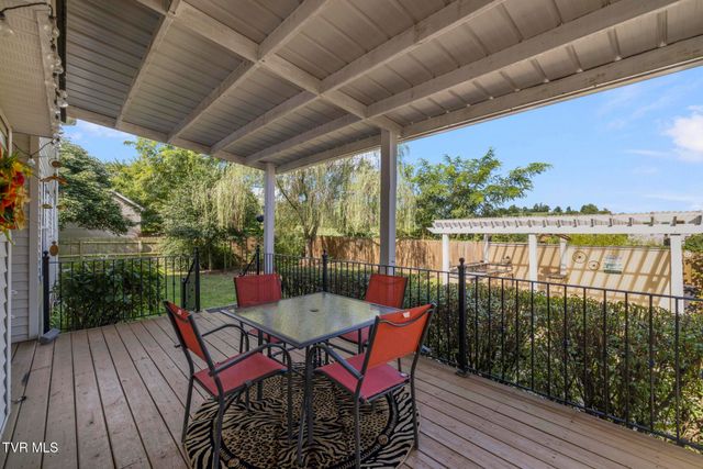 102 Ridgeview Meadows Drive, Gray, TN 37615