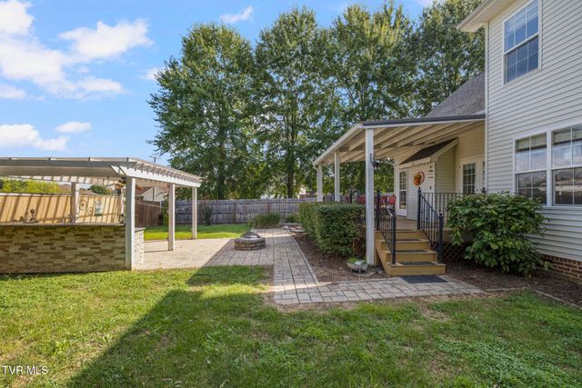 102 Ridgeview Meadows Drive, Gray, TN 37615