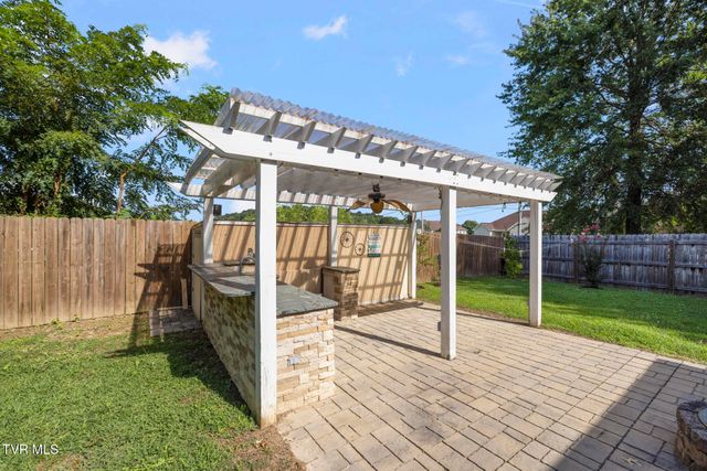 102 Ridgeview Meadows Drive, Gray, TN 37615