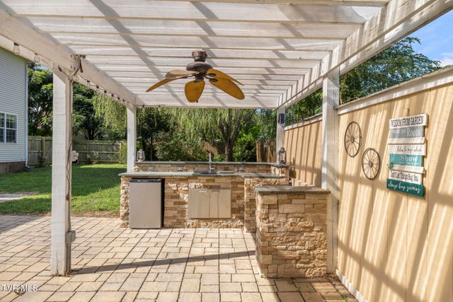 102 Ridgeview Meadows Drive, Gray, TN 37615
