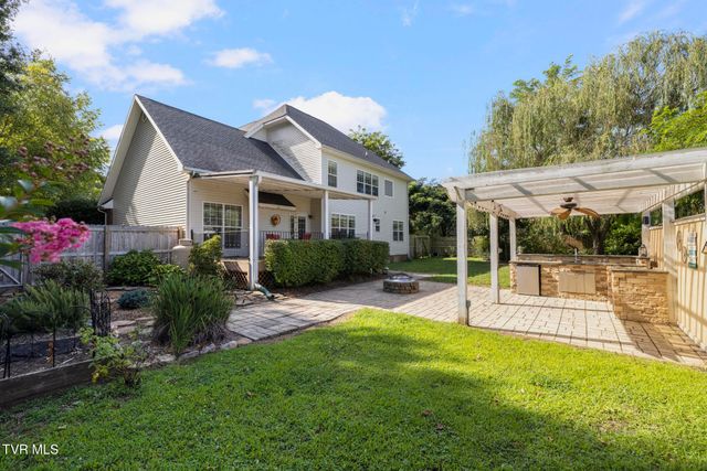 102 Ridgeview Meadows Drive, Gray, TN 37615