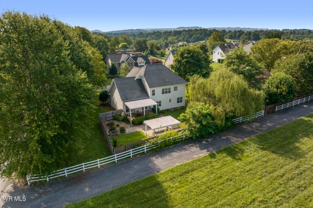 102 Ridgeview Meadows Drive, Gray, TN 37615