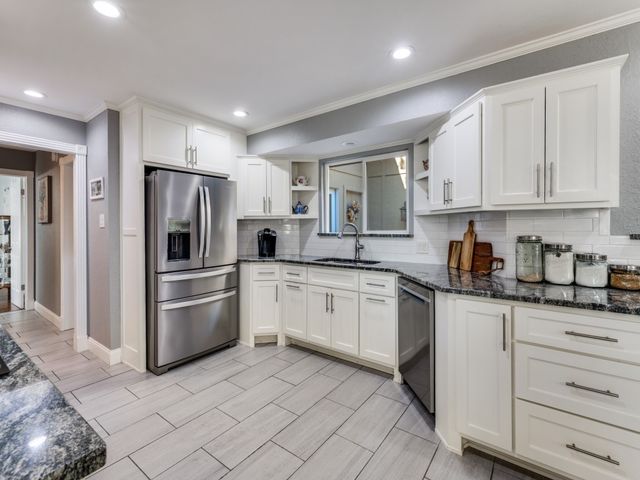 2111 Riverforest Court, Arlington, TX 76017