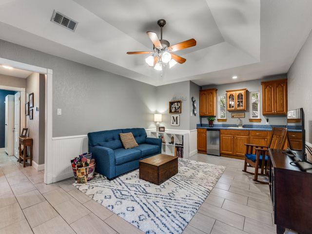 2111 Riverforest Court, Arlington, TX 76017