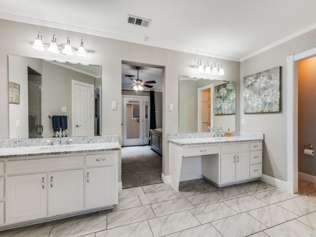 2111 Riverforest Court, Arlington, TX 76017