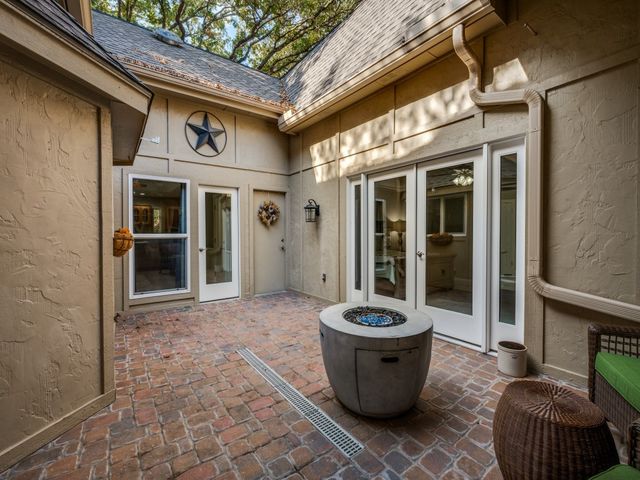 2111 Riverforest Court, Arlington, TX 76017