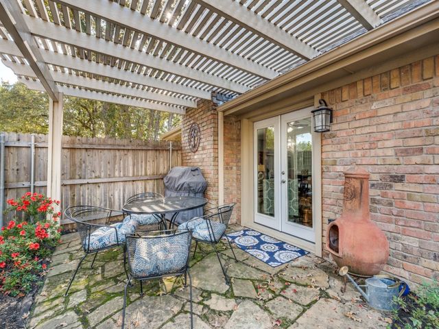 2111 Riverforest Court, Arlington, TX 76017