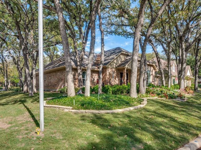 2111 Riverforest Court, Arlington, TX 76017