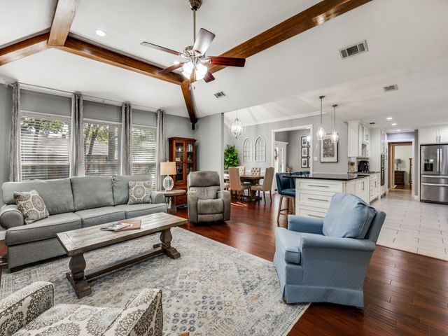 2111 Riverforest Court, Arlington, TX 76017